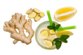 efreshing drink with ginger and lemon