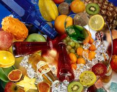 Cold drinks with fruit on ice