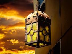 Lantern Hauswand Abendstimmung