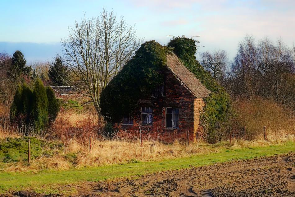 House Old Abandoned Break