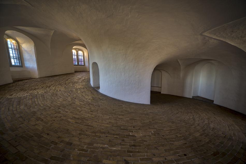 Runde Tarn Round Tower floor
