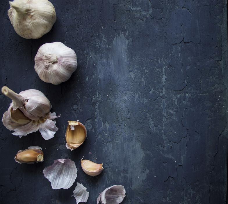 peeled fragrant garlic