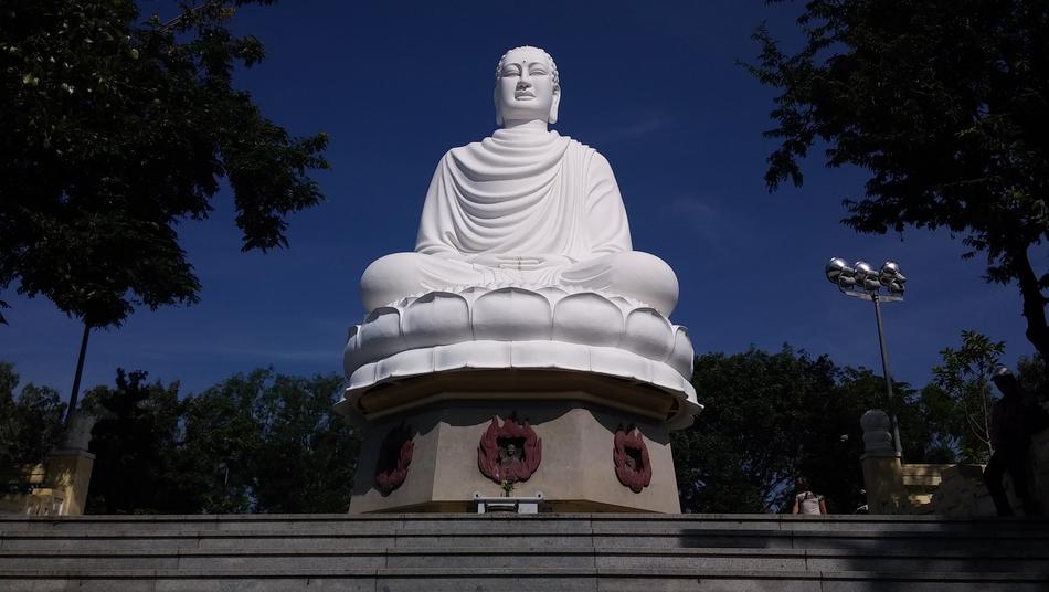 white buddhist architectural sculpture
