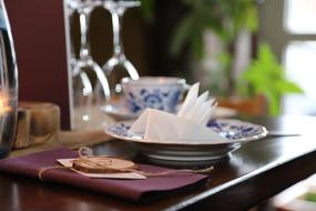 set table in a cafe