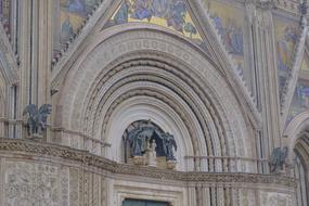 temple window view