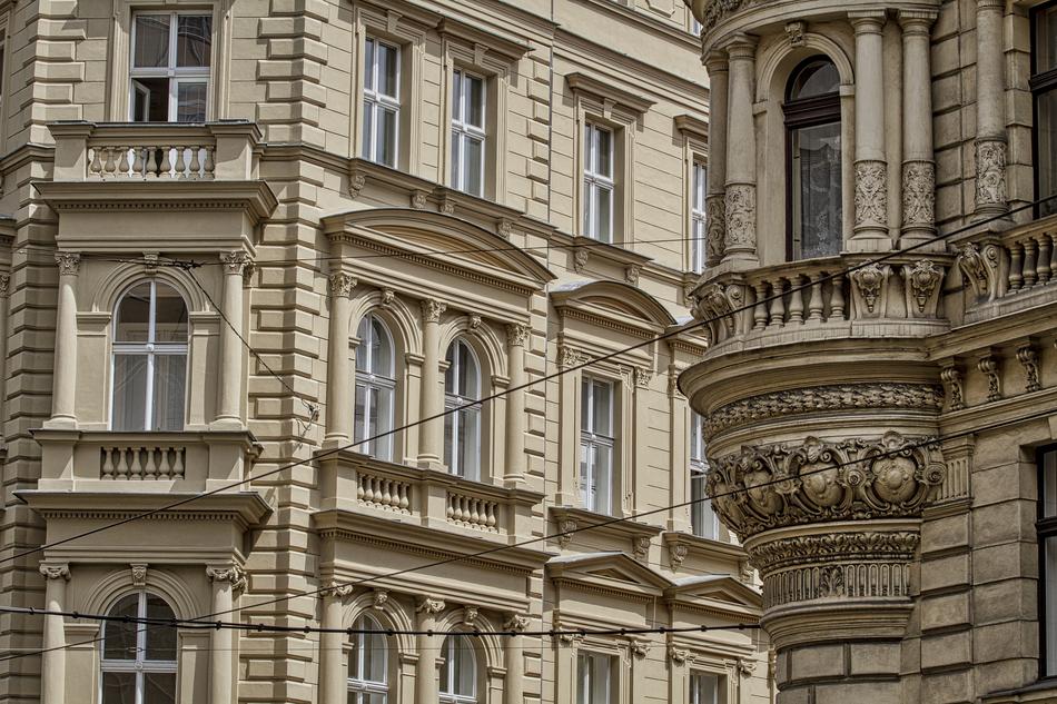 the architecture of the streets of splendor
