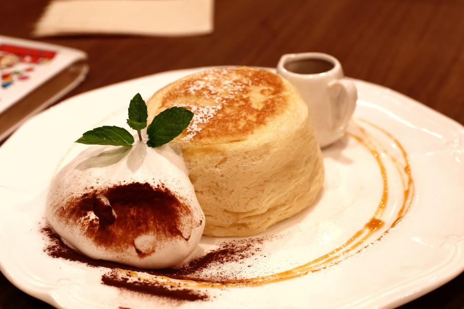 sweet pancakes with sauce