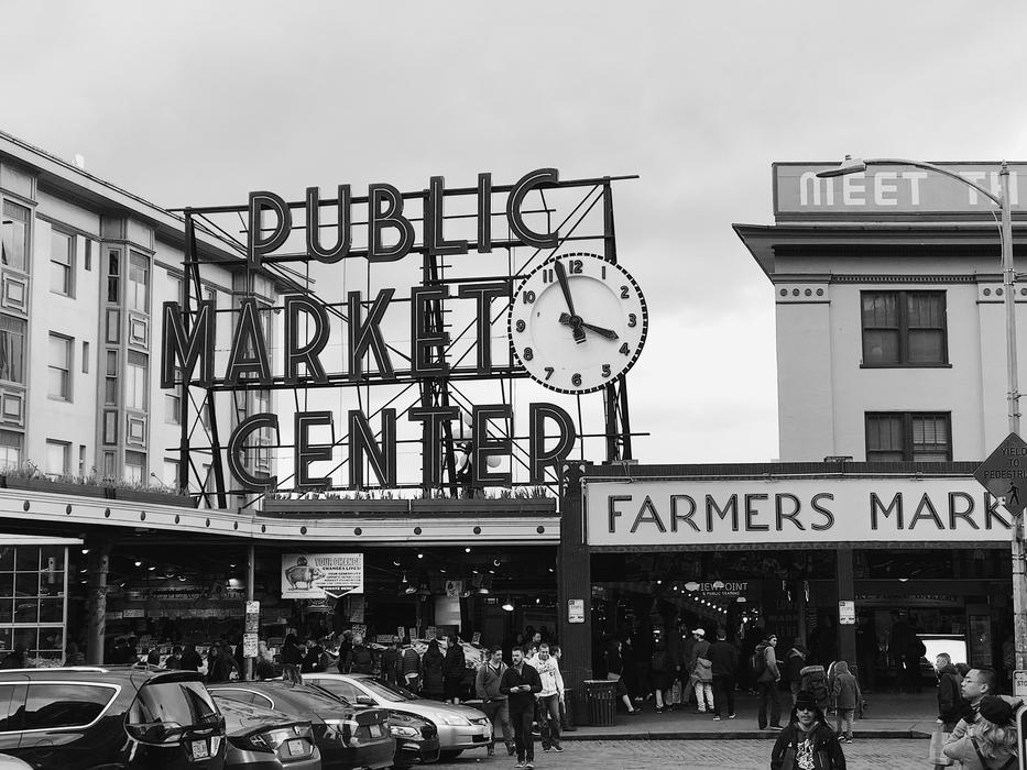 market sign on the building