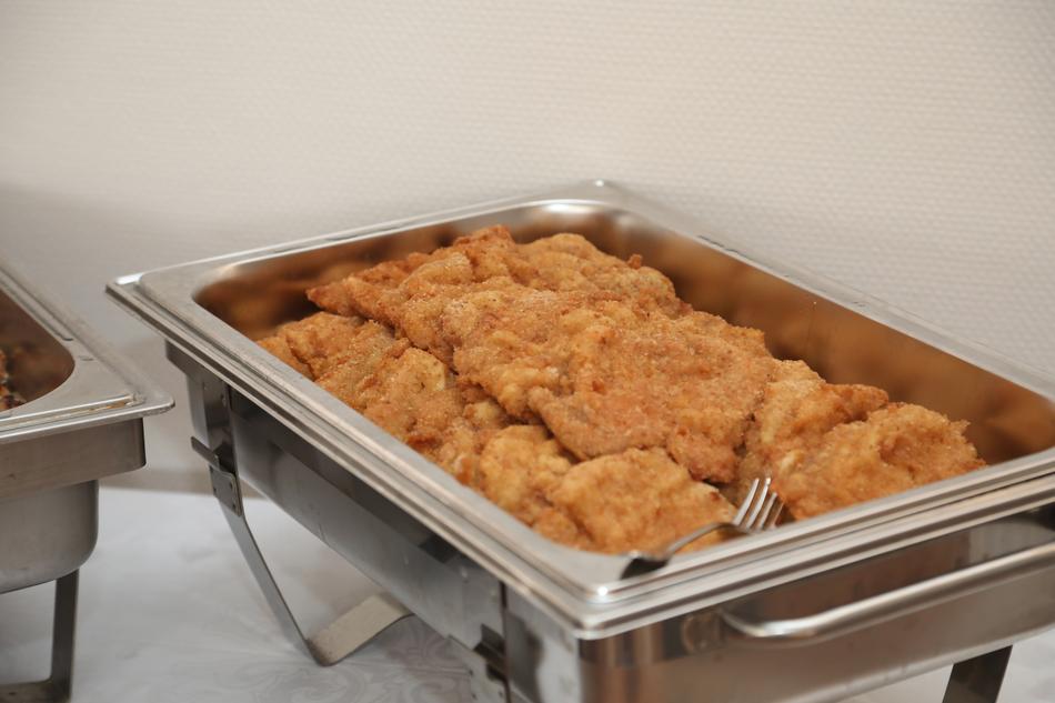 roast meat in a container