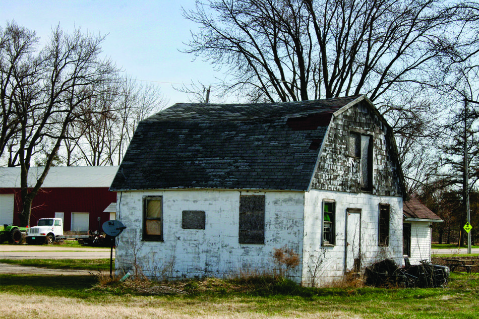 a white old barn