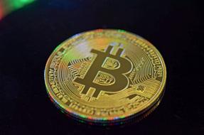 golden Cryptocurrency Bitcoin money