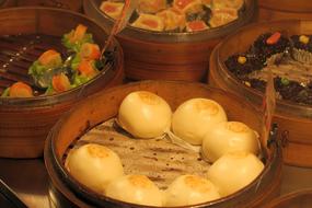 Chinese meat dumplings and vegetables