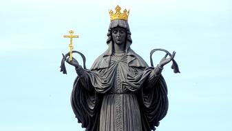 Monument To Catherine The Statue