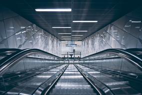 subway escalator light