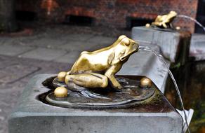 golden frog fountain