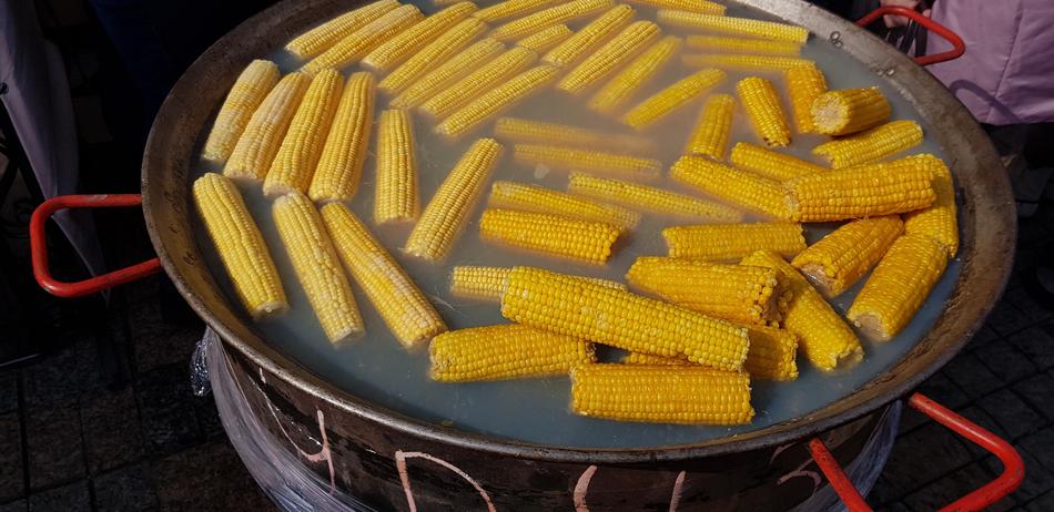 boiled corn in water