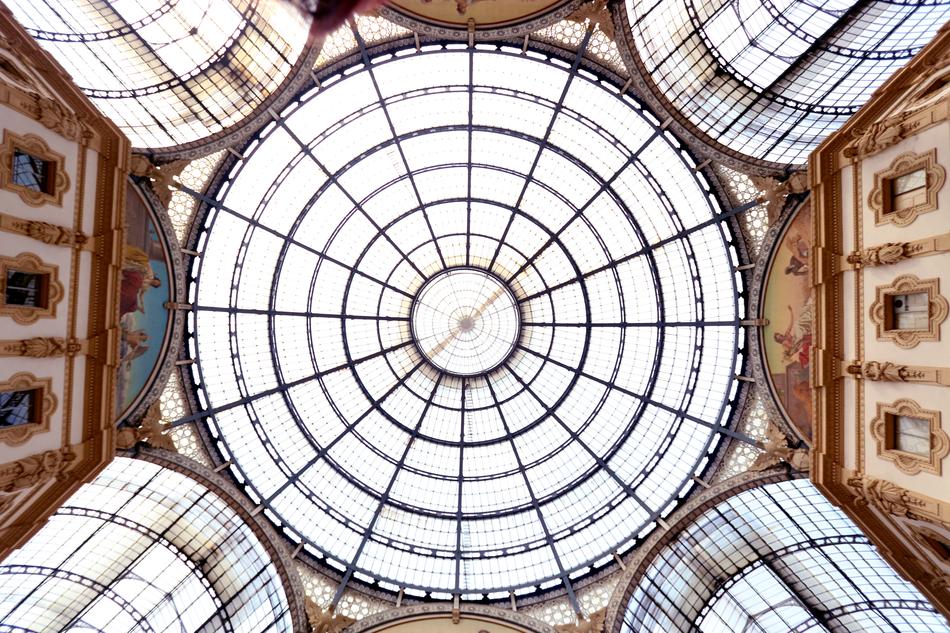unusual roof with a view of the sky