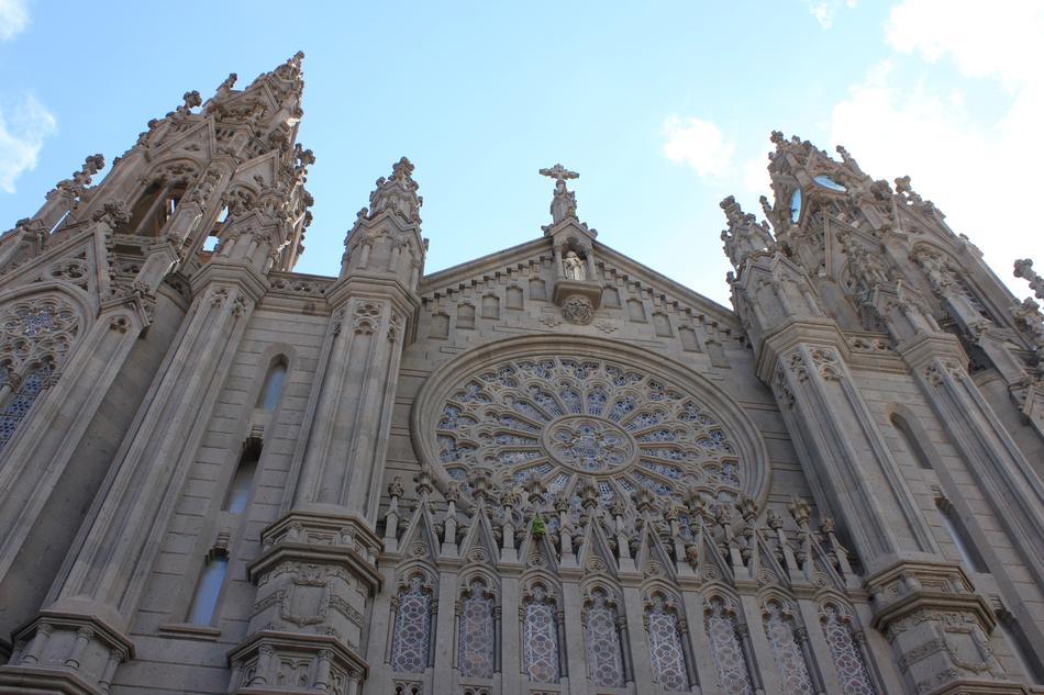 canaria gran building church