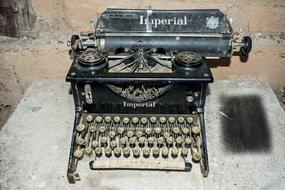 typewriter in black
