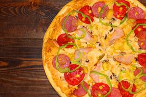 delicious cheese pizza with vegetables