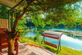 place to rest by the lake