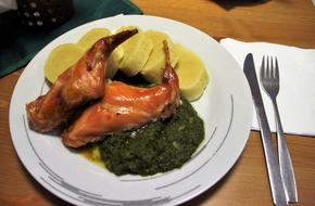 Baked rabbit with vegetables