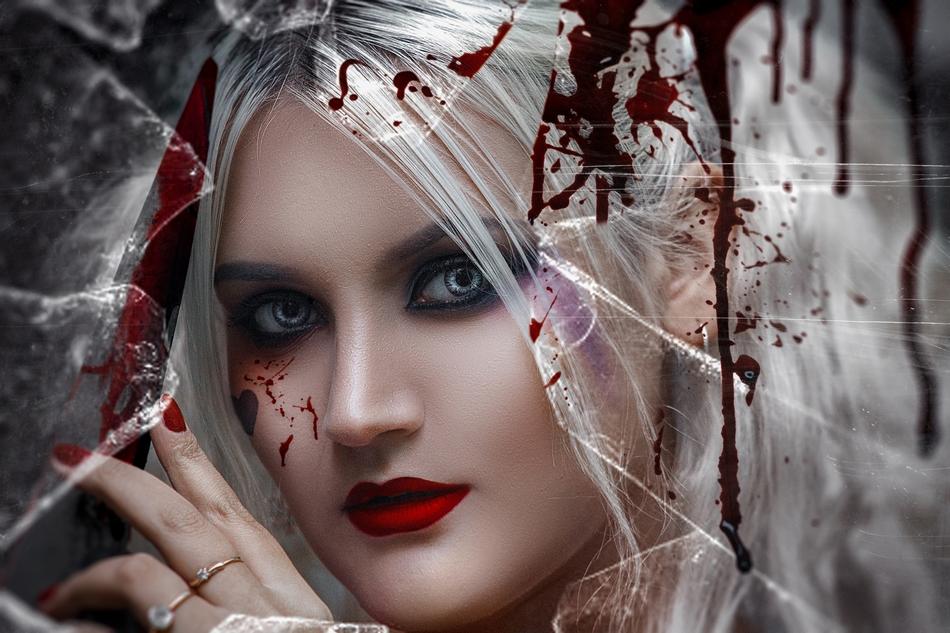 girl blood heluin