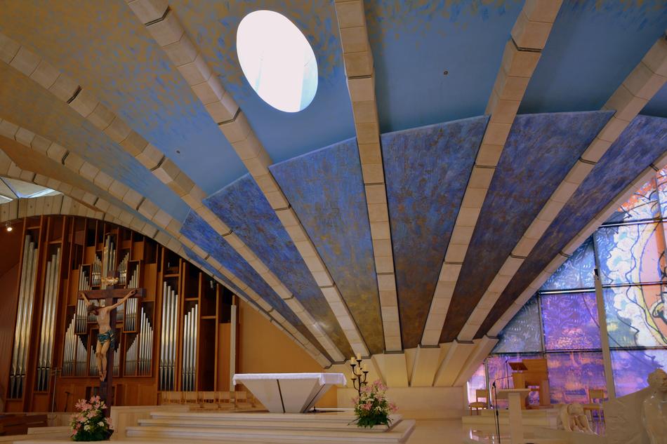 Altar Church Inside
