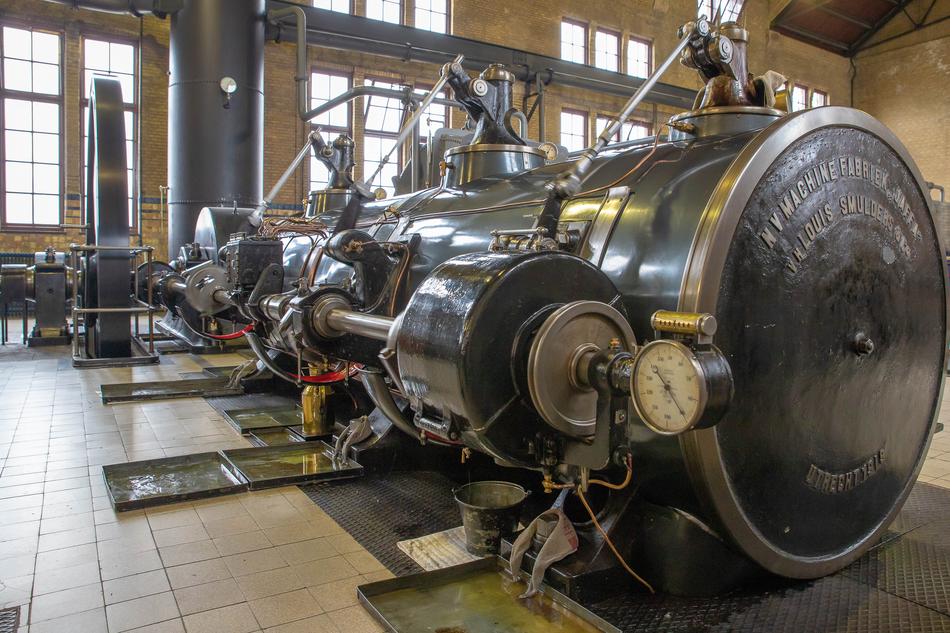 machine structure black view