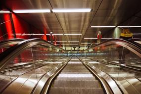 escalator down up