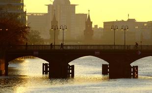 bridge water city view