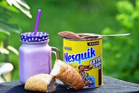 delicious cocoa and bread