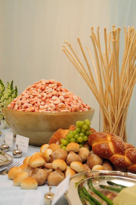 plate of shrimp and bread