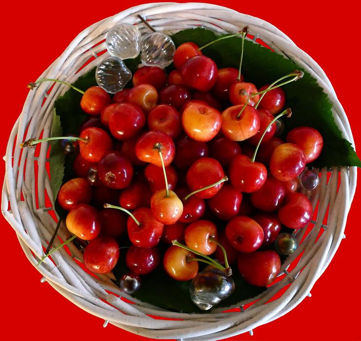 ripe cherries in a bowl