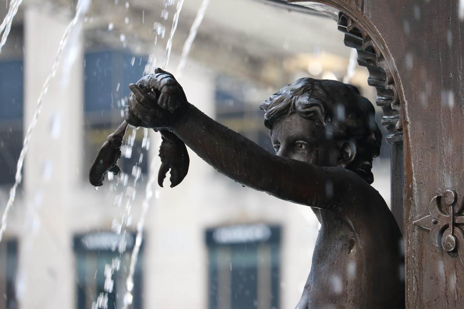 fountain man sculpture