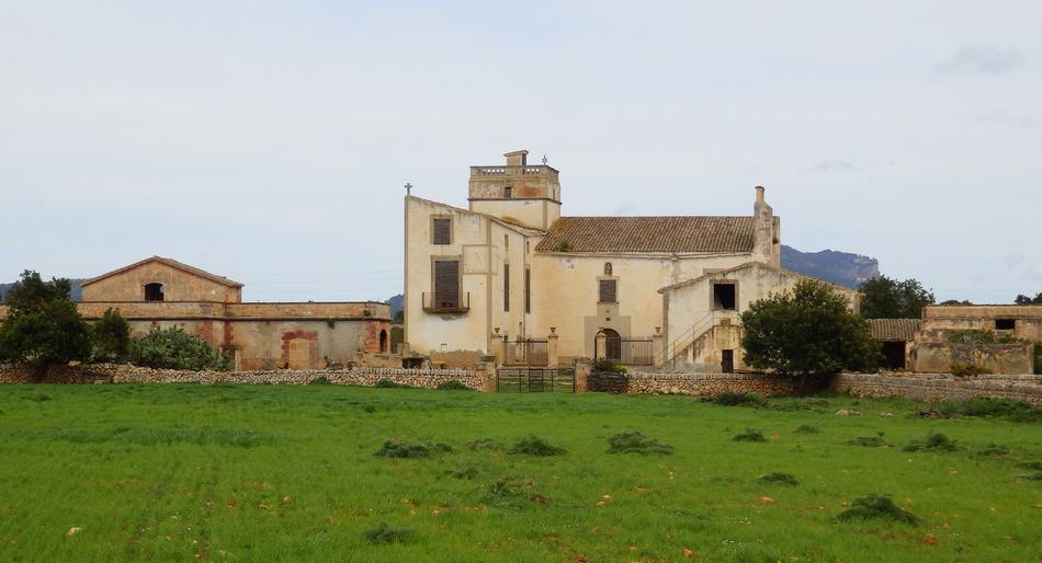 houses in the countryside by the grass