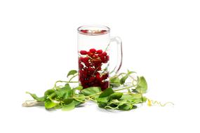 glass of water with berries