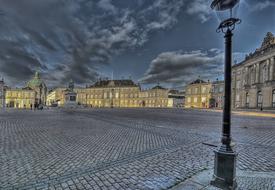 lock street lamp