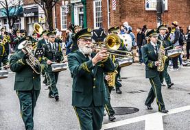 parade people green view