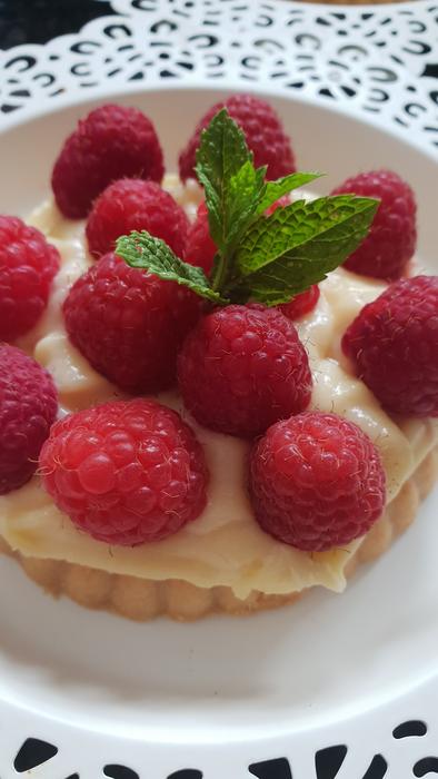 Delicious dessert with sweet apples