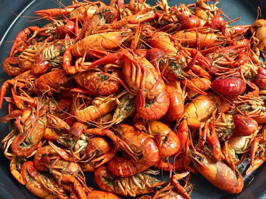 Juicy boiled crabs