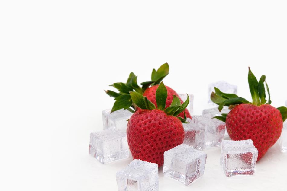 ice cubes with strawberries