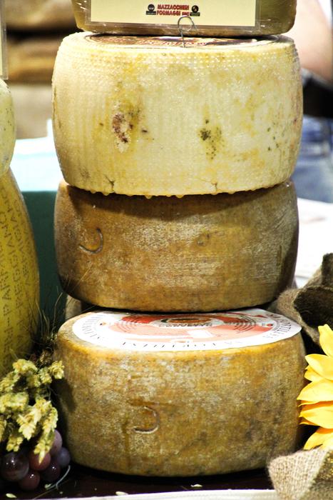 delicious round cheese