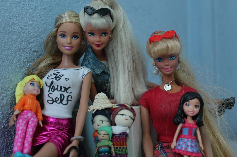 Dolls Portrait Play
